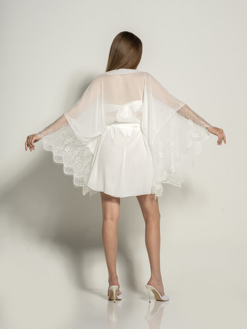 Short Chiffon Robe with Lace - Image 2